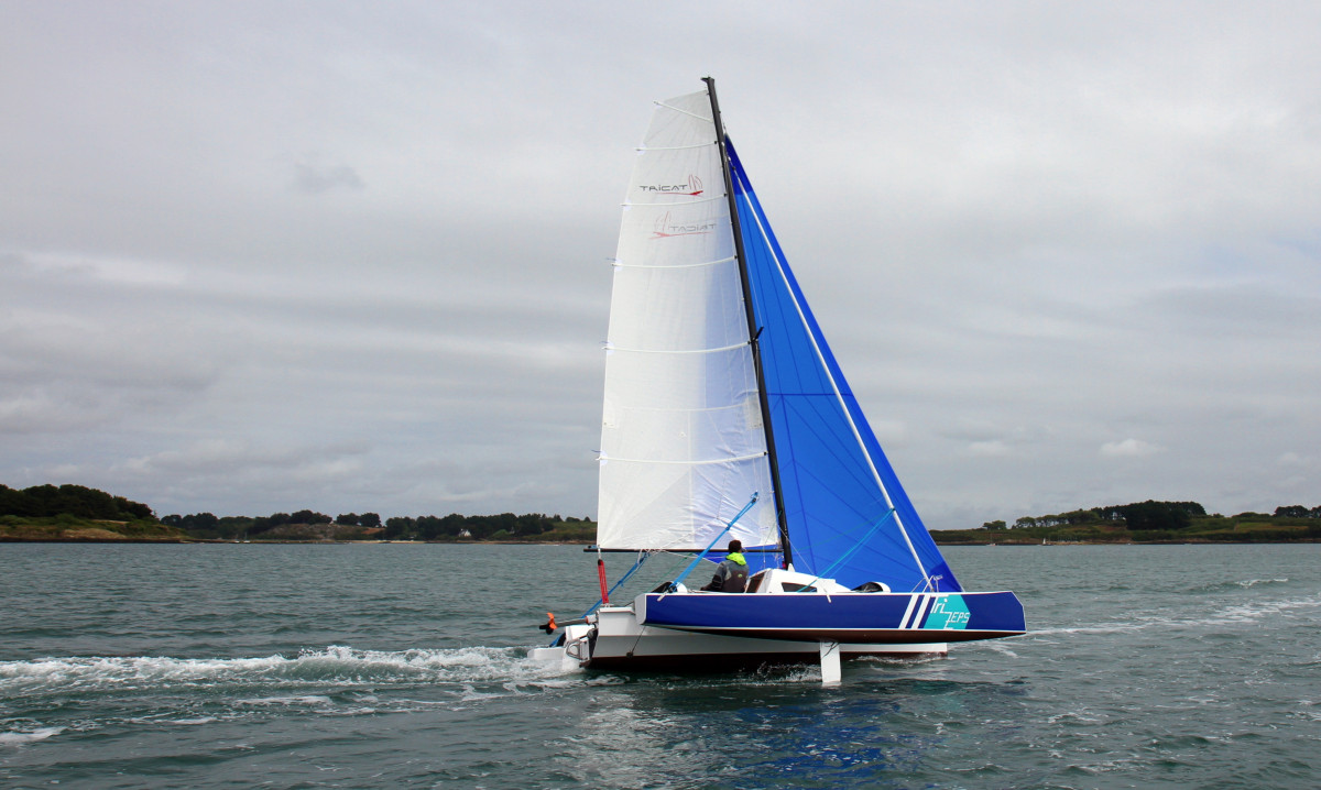 tricat trimarans